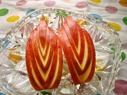 皮まで食べよう♫ リンゴで葉っぱさんの写真