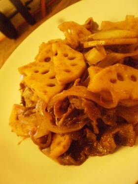 れんこんと牛肉のピリ辛黒酢炒め