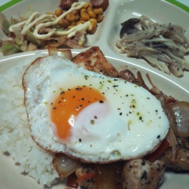 ガーリック醤油のバジルチキン レシピ 作り方 By Cafecoron クックパッド 簡単おいしいみんなのレシピが357万品