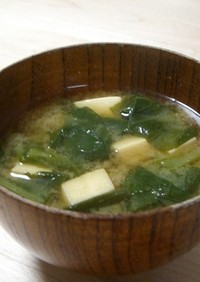 高野豆腐と小松菜のお味噌汁