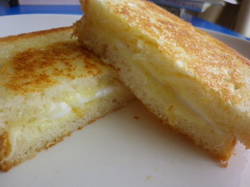 チーズマシュマロホットサンド