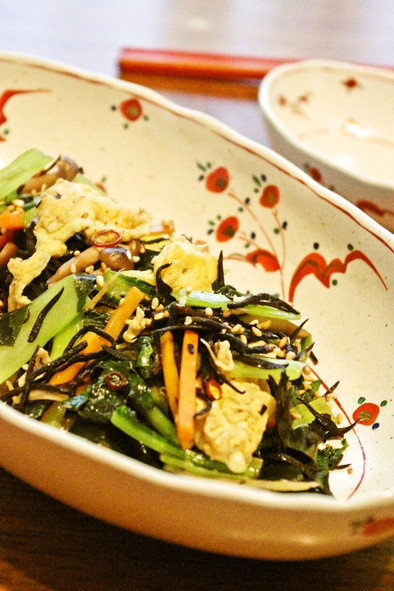 ひじきと小松菜の炒め物の写真