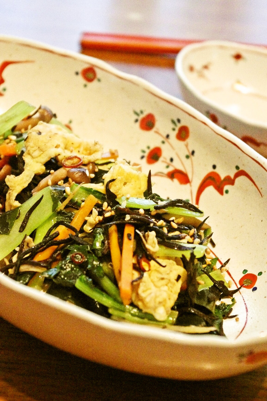 ひじきと小松菜の炒め物の画像
