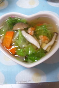 うどんスープの素で作る海老&野菜スープ♪