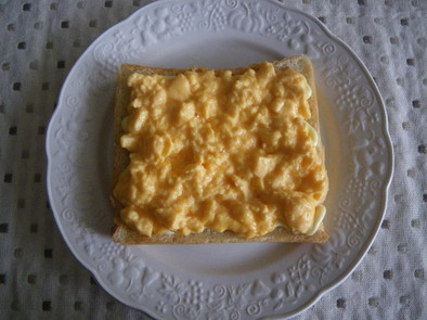 レンジで１分！とろ～り卵トーストの写真