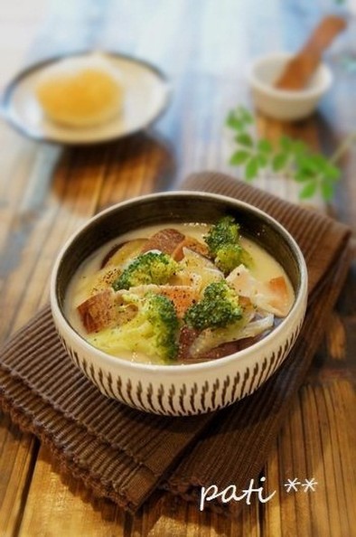 お芋のこっくりミルク味噌スープの写真