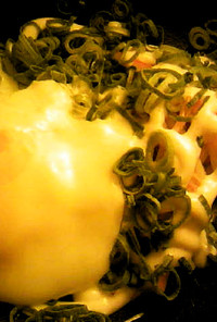 カニかまの焼肉のタレマヨネーズ温泉卵丼