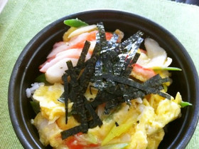 おばあちゃんのカニカマ卵丼