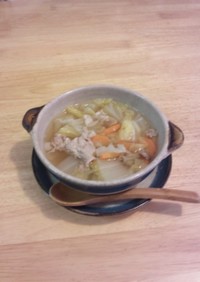 我が家の定番　☆簡単☆　白菜スープ