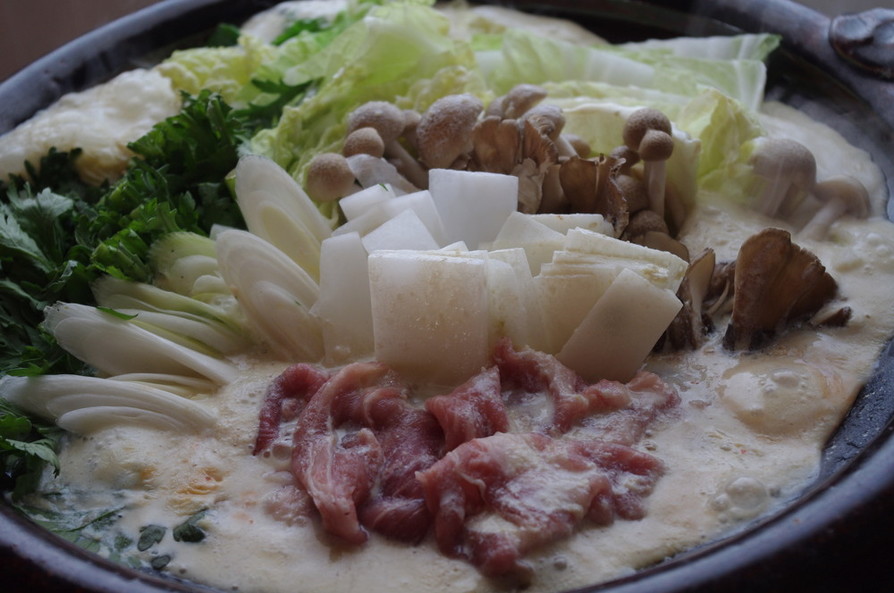 豚肩ロースと野菜の豆乳味噌鍋の画像