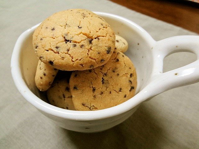 つぶつぶコーヒー＆くるみの手丸めクッキーの画像