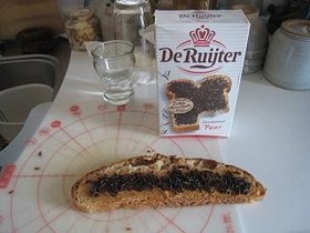 オランダの朝ご飯の定番ハーゲルスラッグ