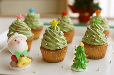 簡単！クリスマスツリーのカップケーキ★☆の写真