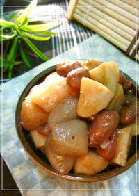 里芋とこんにゃくと豆の黒糖風味の煮物