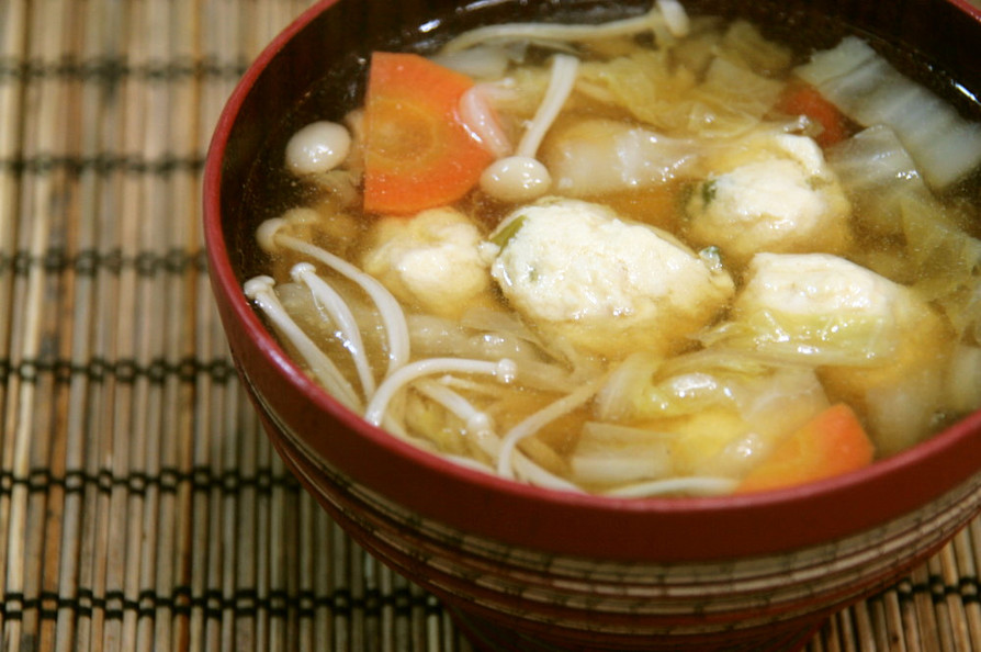寒い日に☆白菜とふわふわ鶏団子のスープの画像
