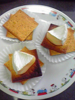 とろける美味しさ☆十勝チーズのクラッカー