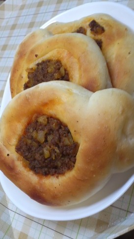 パン作りにハンバーガー風ミートフィリング