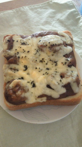 残りカレーでチーズトースト
