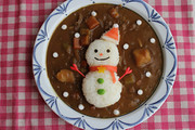 クリスマスに♪雪だるまサンタのデコカレーの写真
