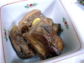 豚の角煮まもる風