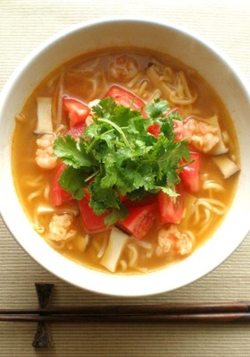 インスタントで簡単☆トムヤムクンラーメン