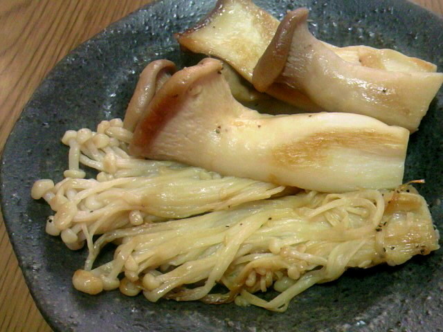 冷凍エノキ エリンギの濃厚バター炒め レシピ 作り方 By Aki1026aa クックパッド