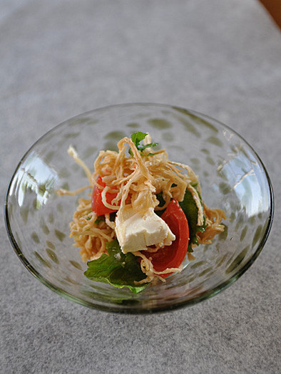 切干大根とトマトのサラダの写真