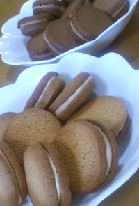 メープル風味のホイップサンドクッキー２種