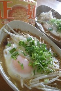 マルちゃん正麺でのっけ盛り