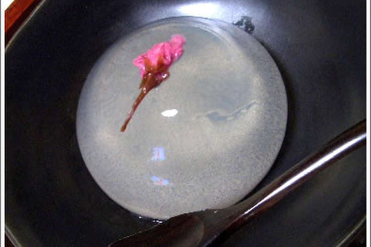 日本酒で作る大人の桜ゼリー レシピ 作り方 By Xxakira クックパッド 簡単おいしいみんなのレシピが357万品