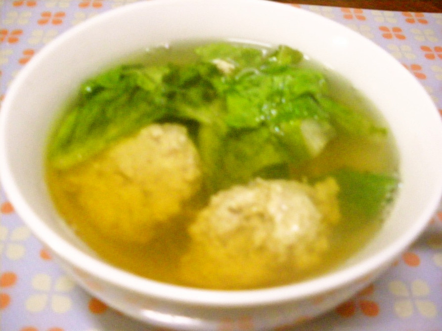 ふわふわ肉団子とサラダ菜のスープ♡の画像