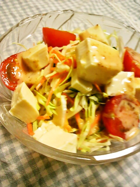 レストランのアレンジ♪豆腐と野菜のサラダの画像