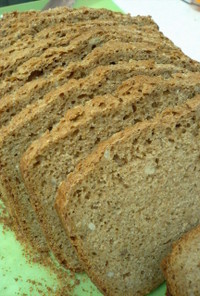 ライ麦50％黒パン　プンパニッケル　HB