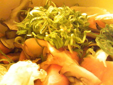 白菜と人参と舞茸のめんつゆポン酢葱和えの写真