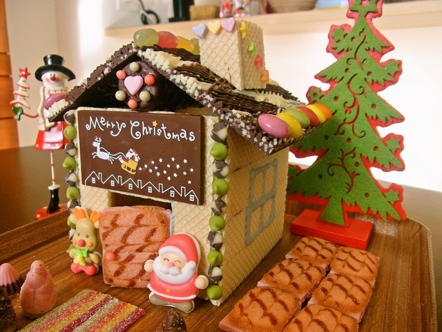 市販のお菓子だけで簡単 お菓子の家 レシピ 作り方 By あかぼうしゃ クックパッド 簡単おいしいみんなのレシピが357万品