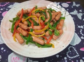 ウインナーとピーマンのカラフル炒め