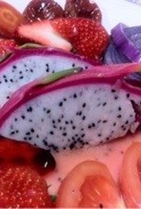 野菜ソムリエのドラゴンフルーツサラダ