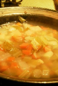 ダッチオーブンで野菜スープ