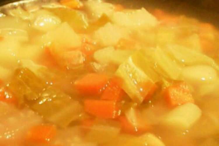 ダッチオーブンで野菜スープ レシピ 作り方 By ぴぃーたん クックパッド 簡単おいしいみんなのレシピが360万品