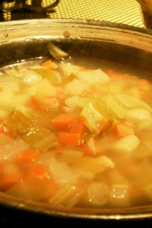 ダッチオーブンで野菜スープの画像