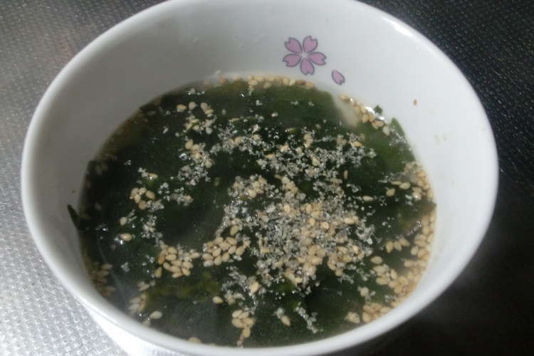 簡単 ダシダｄｅわかめスープ 韓国風 レシピ 作り方 By えみしろくん クックパッド 簡単おいしいみんなのレシピが355万品