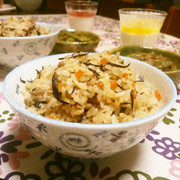 ☆おばの味☆豚そぼろひじきの炊き込みご飯の写真