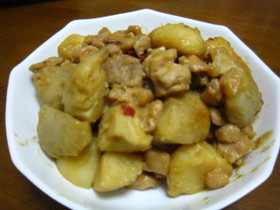 里芋と鶏肉の辛味噌煮っころがし