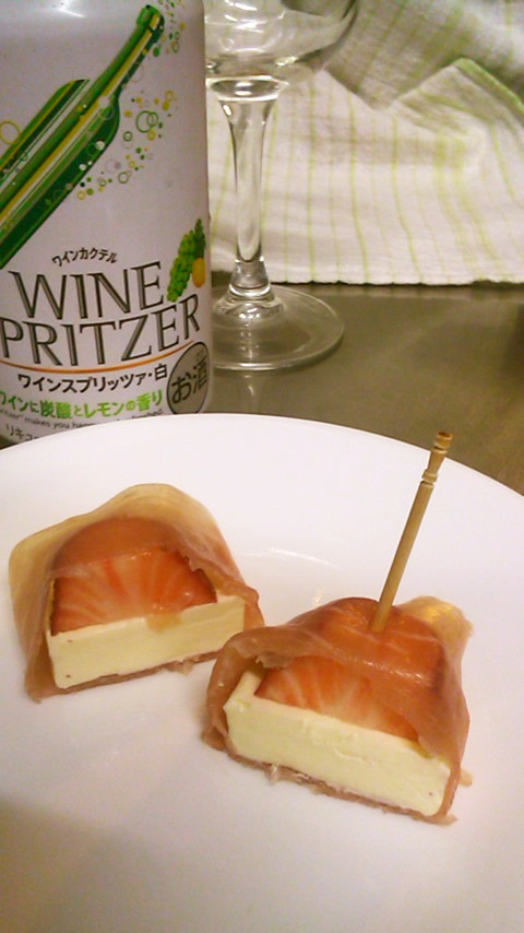 クリームチーズと苺の生ハム包みの画像