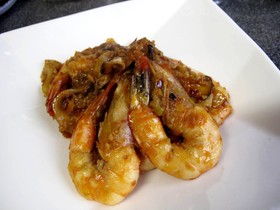 食べるラー油で本格中華☆エビの四川風炒め