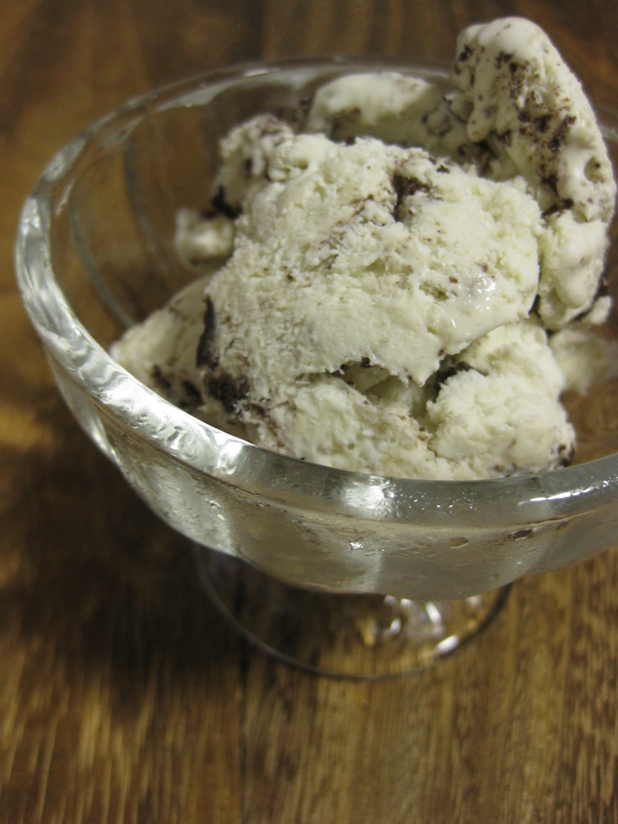 山芋のクッキー&クリームアイス の画像