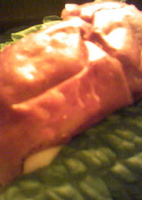 鮭とサンチュのマヨネーズチーズサンド