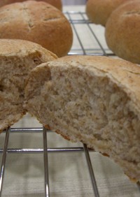 石臼挽きライ麦全粒粉で作るライ麦パン