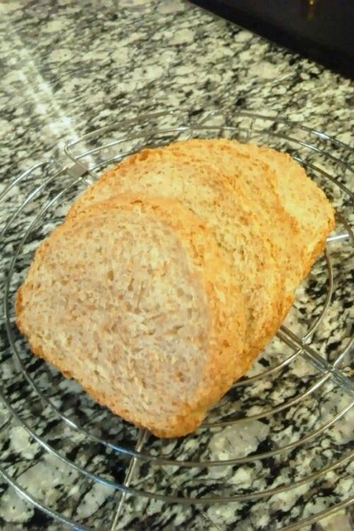HBでグラハム粉たっぷりの食パン（半斤）の画像