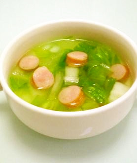 白菜とウインナーの中華スープ